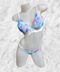 CONJUNTO TRIANGULO FLOREADO PUNTILLA