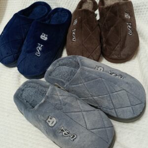 PANTUFLA IMPORTADA DE HOMBRE CON CORDERITO