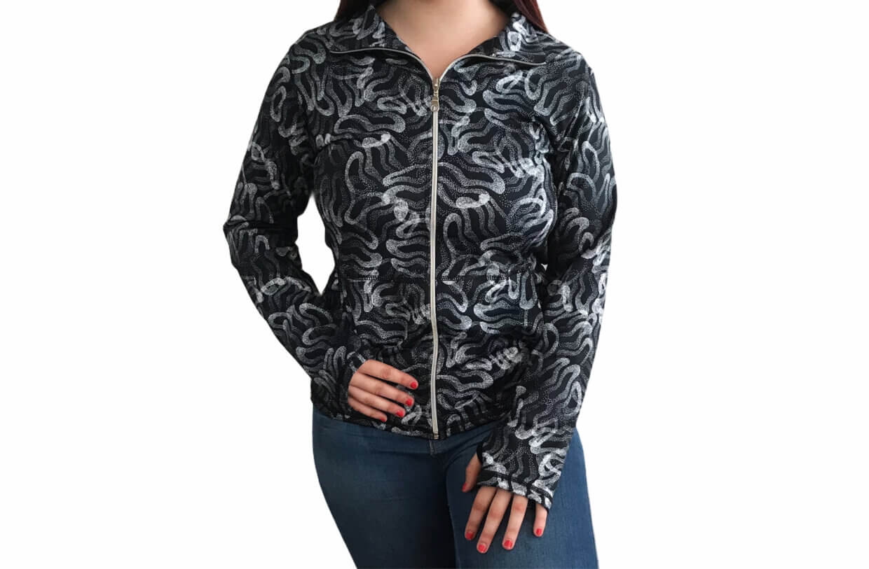 CAMPERA DEPORTIVA ESTAMPADA LYCRA - Imagen 3
