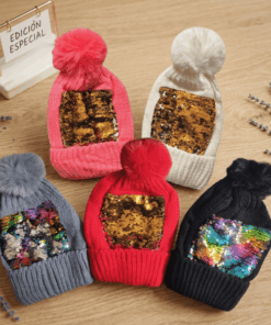 GORRO DE LANA CON LENTEJUELAS Y CORDERITO