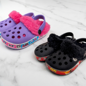 CROCS CORDERITO INFANTIL CON BANDA SURTIDA