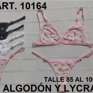 CONJUNTO TRIANGULO ESTAMPADO CORONAS CON PUNTILLA