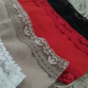 Alternative view of CONJUNTO TRIANGULO ALGODÓN LISO CON PUNTILLA