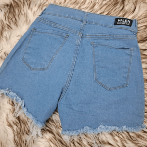 Alternative view of SHORT ELASTIZADO LISO EN CELESTE