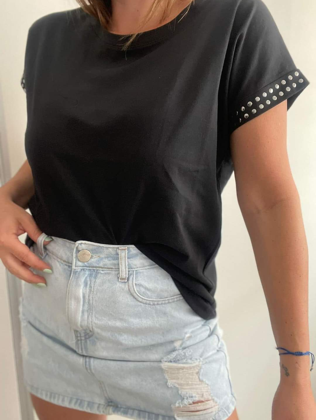 REMERA CON BRILLOS