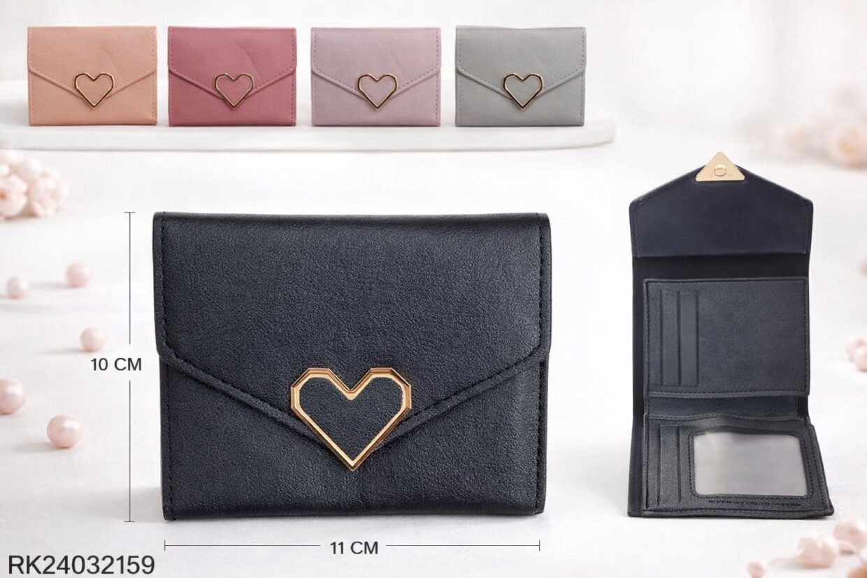 BILLETERA CON BROCHE FORMA CORAZON