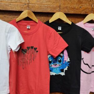 REMERA ESTAMPADA DE DAMA