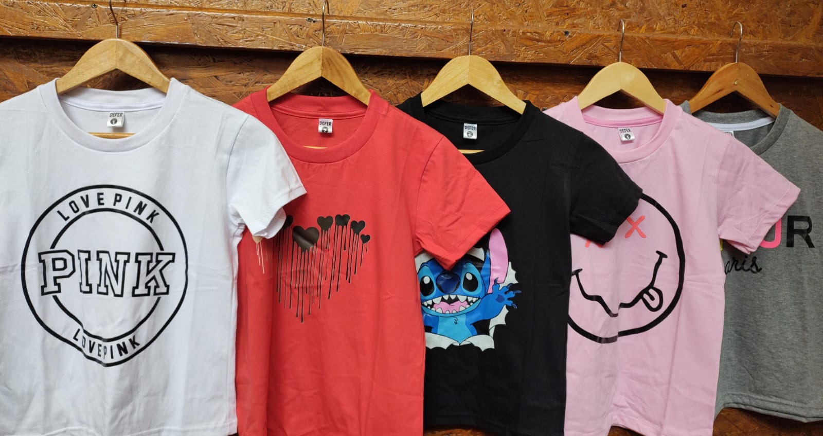 REMERA ESTAMPADA DE DAMA